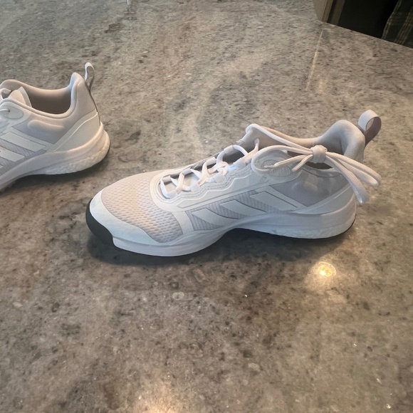 Adidas ZOYSIA SPIKELESS GOLF SHOES, Womens Size 7 (US) - Picture 4 of 10